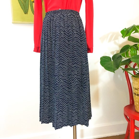 VTG 80's Navy Wave Skirt - Picture 5 of 11